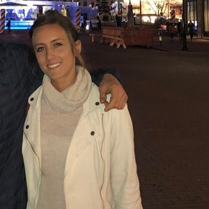 Meet your Posher, Lauren